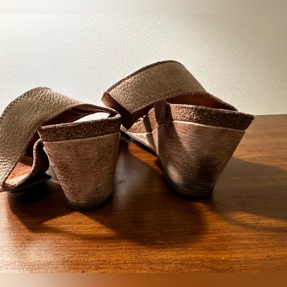 Women’s Taos Carousel wedge sandals size 41 (10) taupe leather - Picture 3 of 4